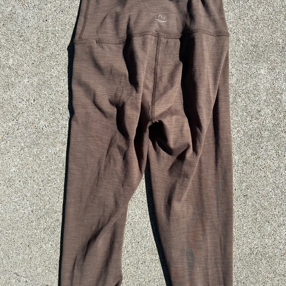 Beyond Yoga Brown Leggings - Picture 2 of 3